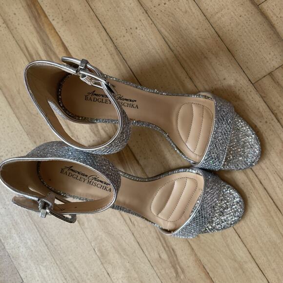 Badgley Mischka Jeweled Sandals Women 7.5 Bridal Silver Strappy Block Heel Party - Picture 9 of 11